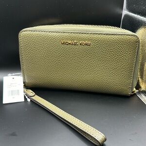 Michael Kors, brand new wristlet in olive green